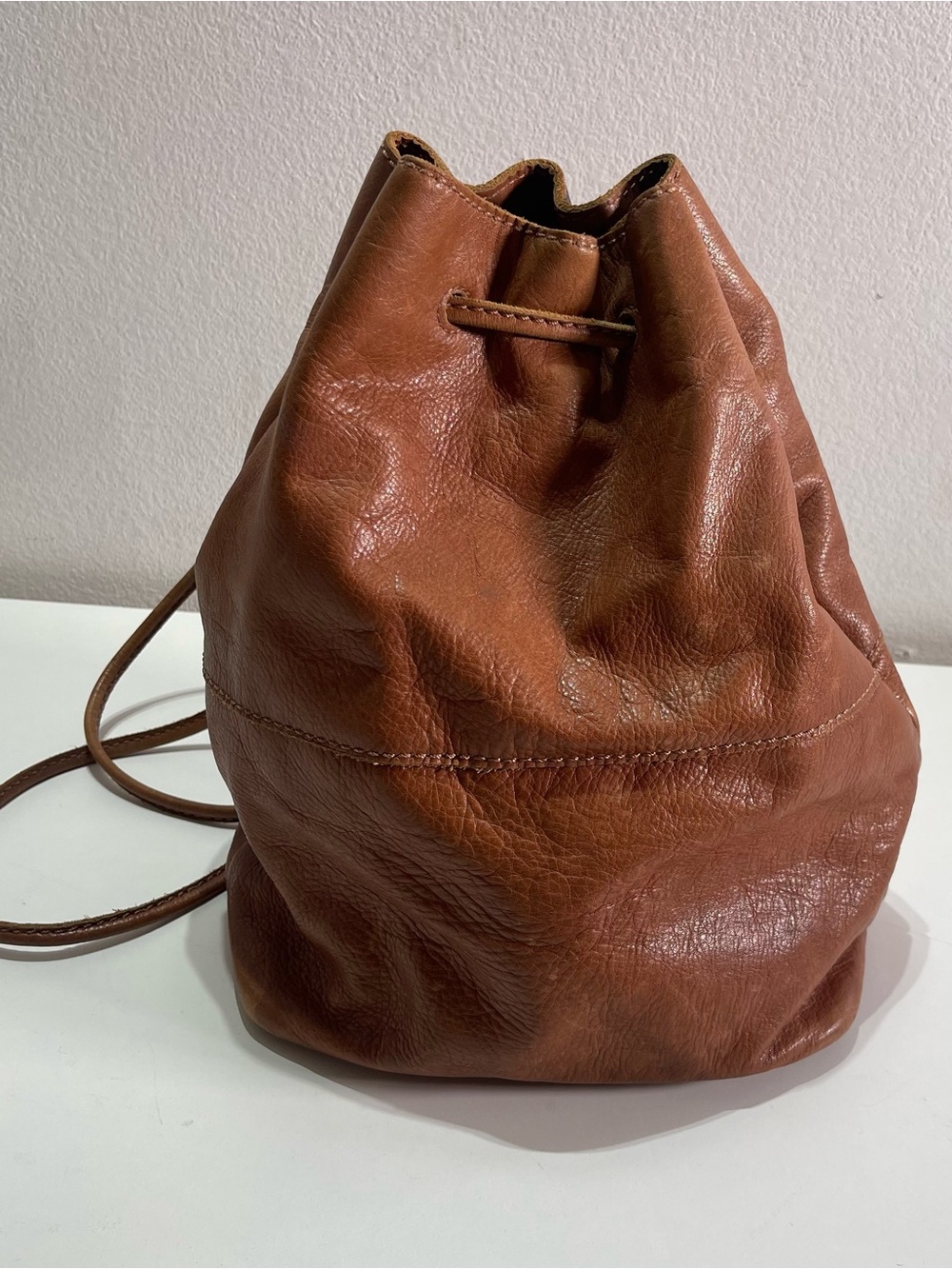 Vtg Fossil Tan Shoulder Drawstring Bucket Bag Cowhide Leather Boho Academia